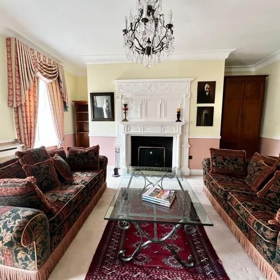 4 bedroom flat to rent - Photo 1