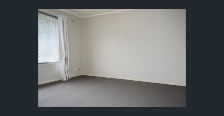 ONE BEDROOM END UNIT IN SMALL COMPLEX ! - Photo 5