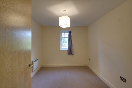 Knighton Park Road, Leicester - Photo 3