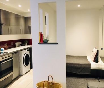 1 bedroom flat to rent - Photo 2