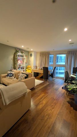 1 bedroom in a flat share to rent - Photo 3