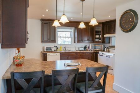 For Lease - 4046 Main Street, Niagara Falls, Ontario - Photo 4