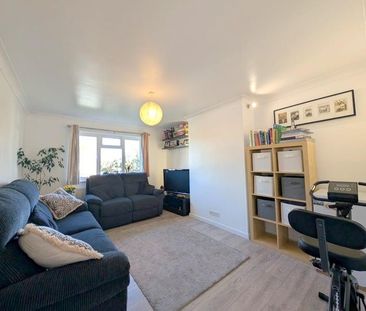 2 bedroom maisonette to rent - Photo 2