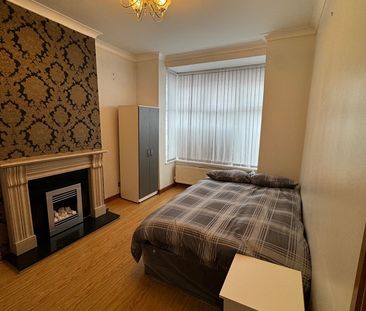 Room in a Shared House, Ellesmere Road, B8 - Photo 4