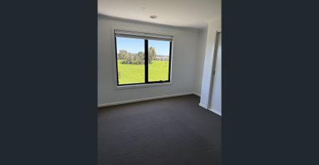 Modern Living in the Heart of Edenbrook Estate Pakenham - Photo 5