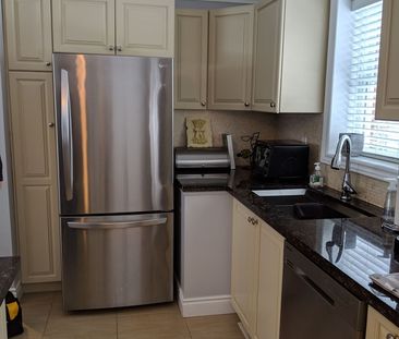 For Lease - 1315 Crossfield Bend, Mississauga, Ontario - Photo 3