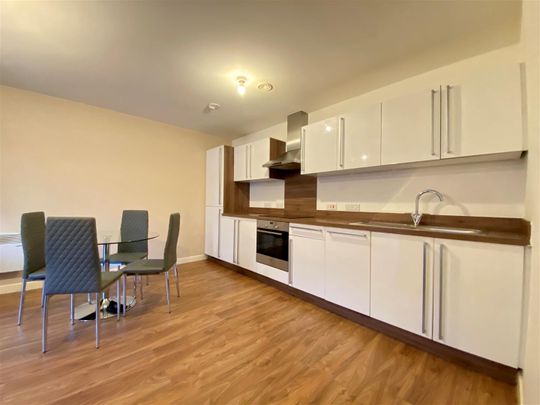3 Bedroom Apartment To Rent - Photo 1