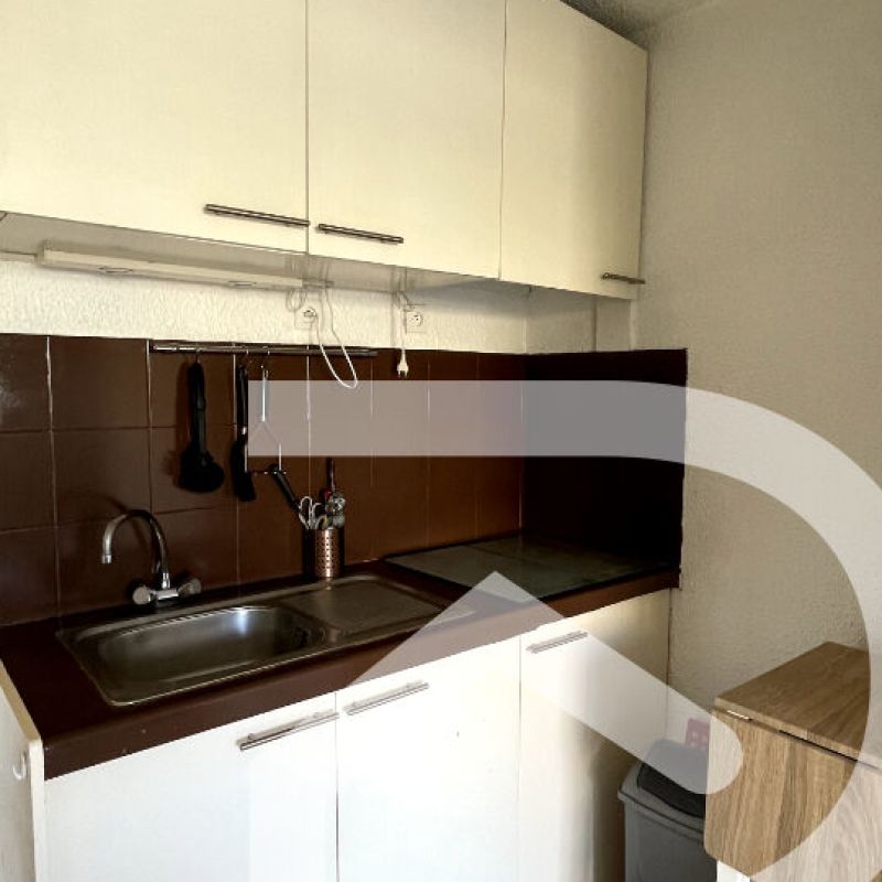 À louer Studio meublé 18 m² avec grande terrasse Vue canal - Photo 1