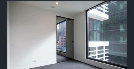 Bright North facing with City Centre views - Photo 2