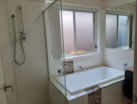 Well Maintained Family Home - Photo 4