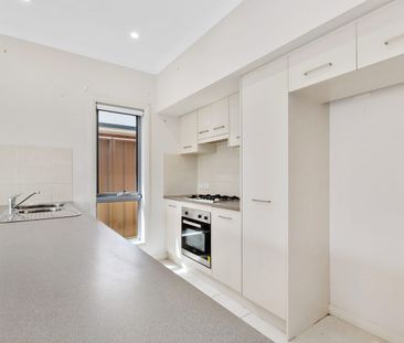 3 bed-2 bath-Great Location! - Photo 6