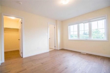 For Lease - 76 Scarletwood Street, Hamilton, Ontario - Photo 4