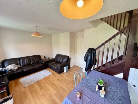 **135 pppw** Heron Drive, Lenton, NG7, Property for rent - Photo 2