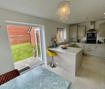 Eardley Close , Copthorne - Photo 5