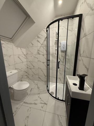 6 bedroom terraced house to rent - Photo 3