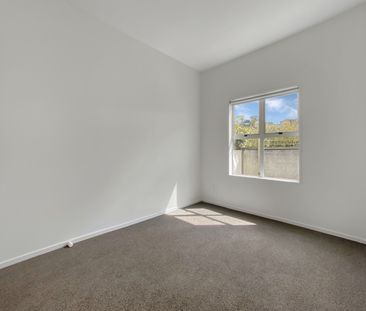 Welcome home to 5/25 Mana Street. - Photo 6