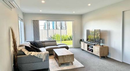 Cozy Retreat on Recovery Road, Papakura - Photo 2