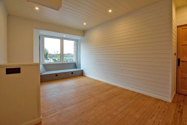 Gerenoveerde rijwoning te huur op 273m² met 3 slaapkamers te Adinkerke (De Panne)! - Photo 1