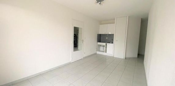 Location Appartement 2 pièces 31m² PUYRICARD 13540 - Photo 2