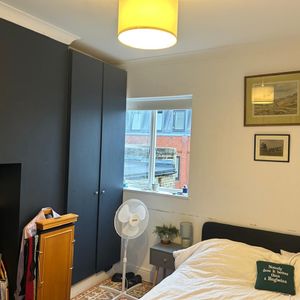 Room in a Shared Flat, Severus Road, SW11 - Photo 2