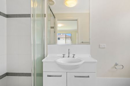 12 Carrall Close, Coffs Harbour NSW 2450 - House For Rent | Domain - Photo 2