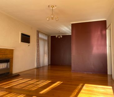 530 Waverley Road, Mount Waverley VIC 3149 - House For Rent | Domain - Photo 1