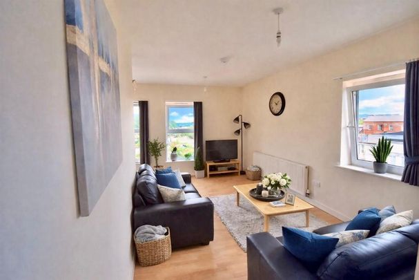 3 bedroom flat to rent - Photo 1