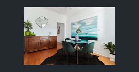 Top-Floor Two Bedroom House Sized Apartment! - Photo 2