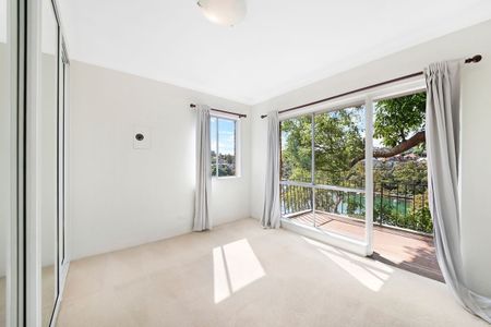 Spacious Apartment with North-Facing Mosman Bay Views - Photo 3