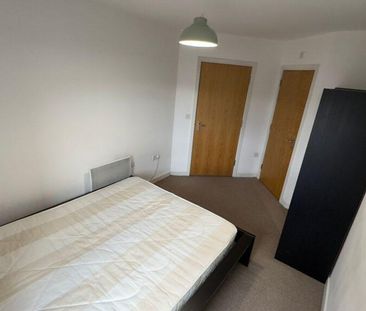 2 bedroom flat to rent - Photo 4