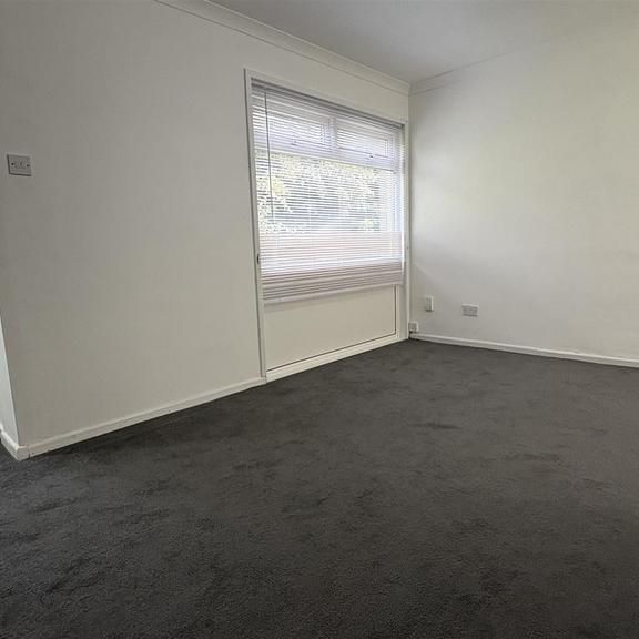 3 bedroom end of terrace house to rent - Photo 1