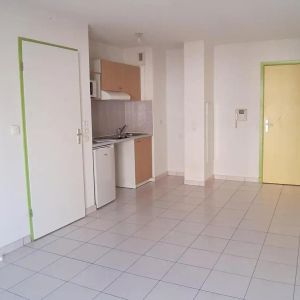 Appartement à louer 2 pièces 31.81m² - Photo 2