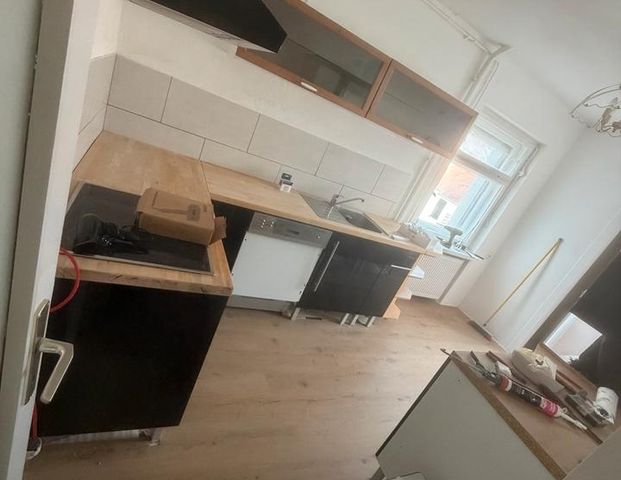 Große Wohnung in Leipzig mit 3 bis 4 Zimmern und Einbauküche - Photo 1