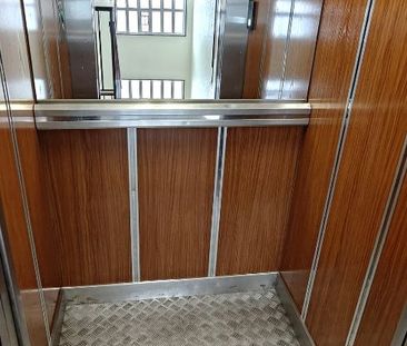 Piso de alquiler en Calle de Medina Albaida, La Paz - Photo 3