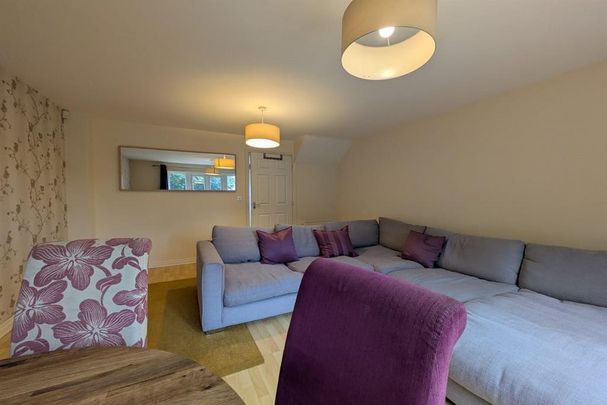 3 bedroom semi-detached house to rent - Photo 1