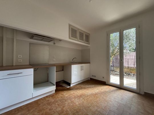 Location Maison 5 pièces 88m² VILLENEUVE LES AVIGNON 30400 - Photo 1