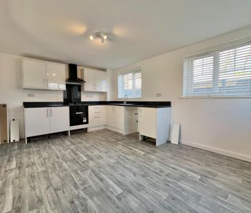 2 bedroom end of terrace house to rent - Photo 5