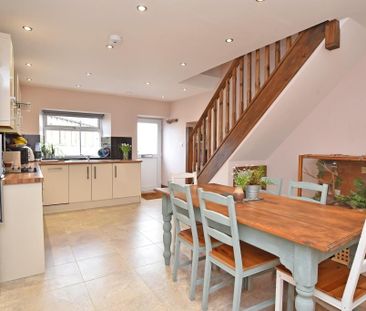 2 bedroom terraced house to rent - Photo 4