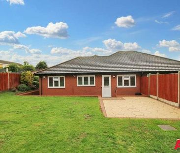 Christopher Close, Hornchurch, RM12 - Photo 2