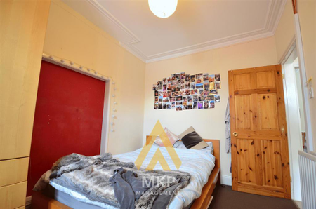 4 bedroom terraced house to rent - Photo 3