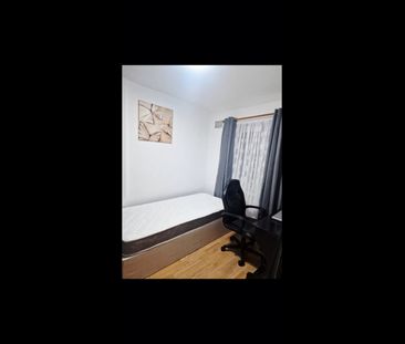 4 Bed Semi-Detached House, Lester Avenue, E15 - Photo 5