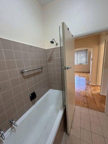 Character Apartment - Photo 5