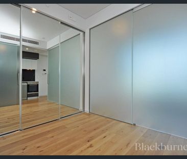 LIVE IN LUXURY - STUDIO APARTMENT - Photo 1