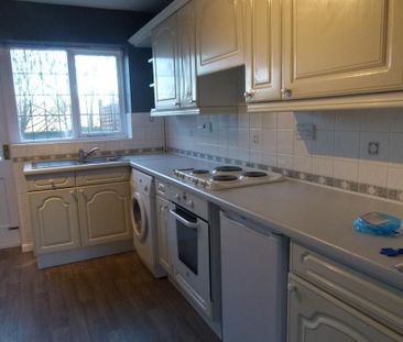 2 bedroom terraced house to rent - Photo 2