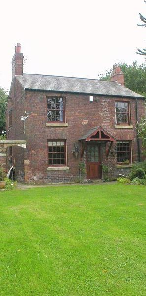 2 bedroom cottage to rent - Photo 1