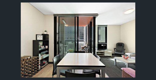 Fully Furnished 2 Bedroom Apartment in the Heart of Adelaide ! - Photo 1