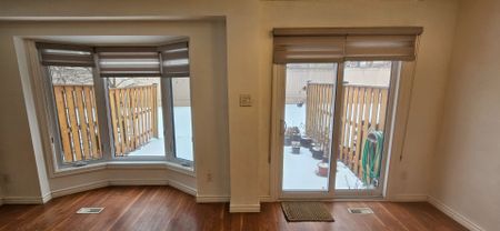 For Lease - 1039 Cedarglen Gate Unit# 15, Mississauga, Ontario - Photo 4