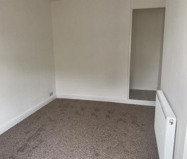 2 bedroom end of terrace house to rent - Photo 4