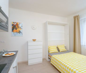 Zařízený byt 1+kk k pronájmu – lokalita poblíž metra Kačerov (linka... - Photo 5