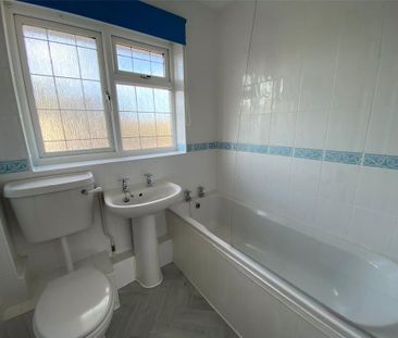 2 bedroom semi-detached house to rent - Photo 2